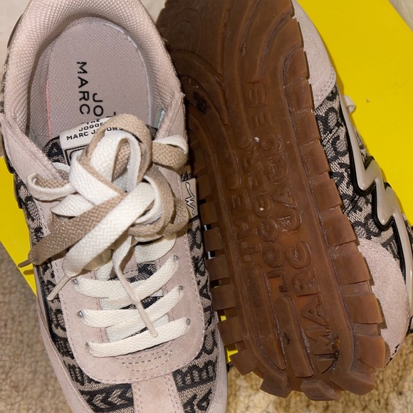 Marc Jacobs Beige and Black Women's Sneakers - Picture 5 of 7